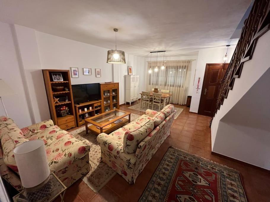 Adosado En Exclusiva Urbanizacion Holiday home *